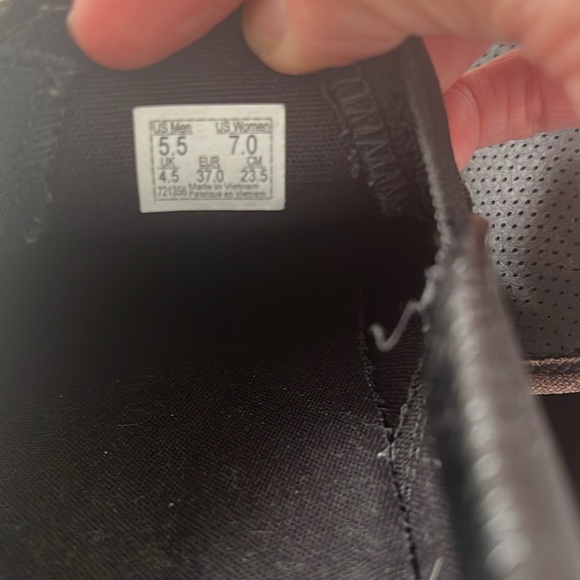 Vans Classic Slip Ons Black Perf Leather Size 7 - Picture 8 of 8